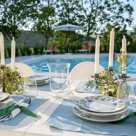 Pleasant In With Shared Pool Apartman Sassoferrato