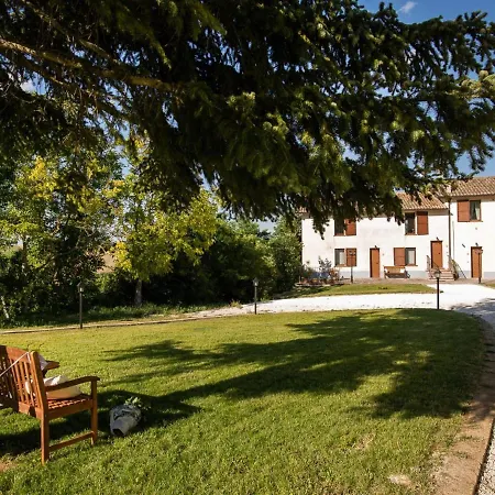 Apartman Pleasant In With Shared Pool Sassoferrato