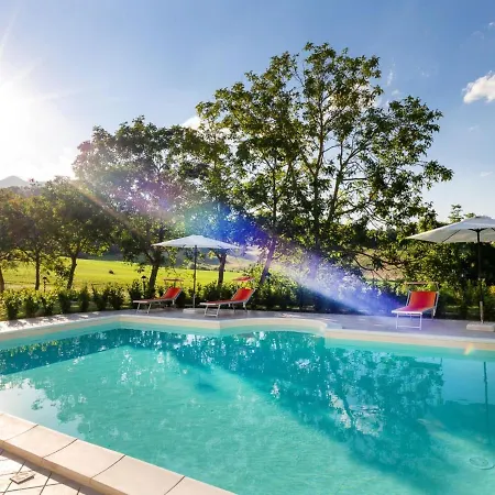 Pleasant In With Shared Pool Apartman Sassoferrato